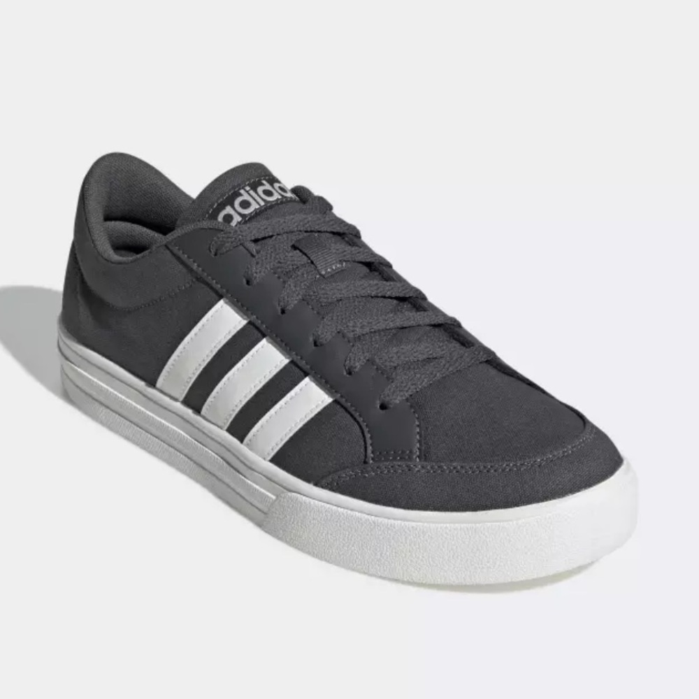 ADIDAS GREY SKATEBOARDING SHOES SIZE 9 SIZE 11